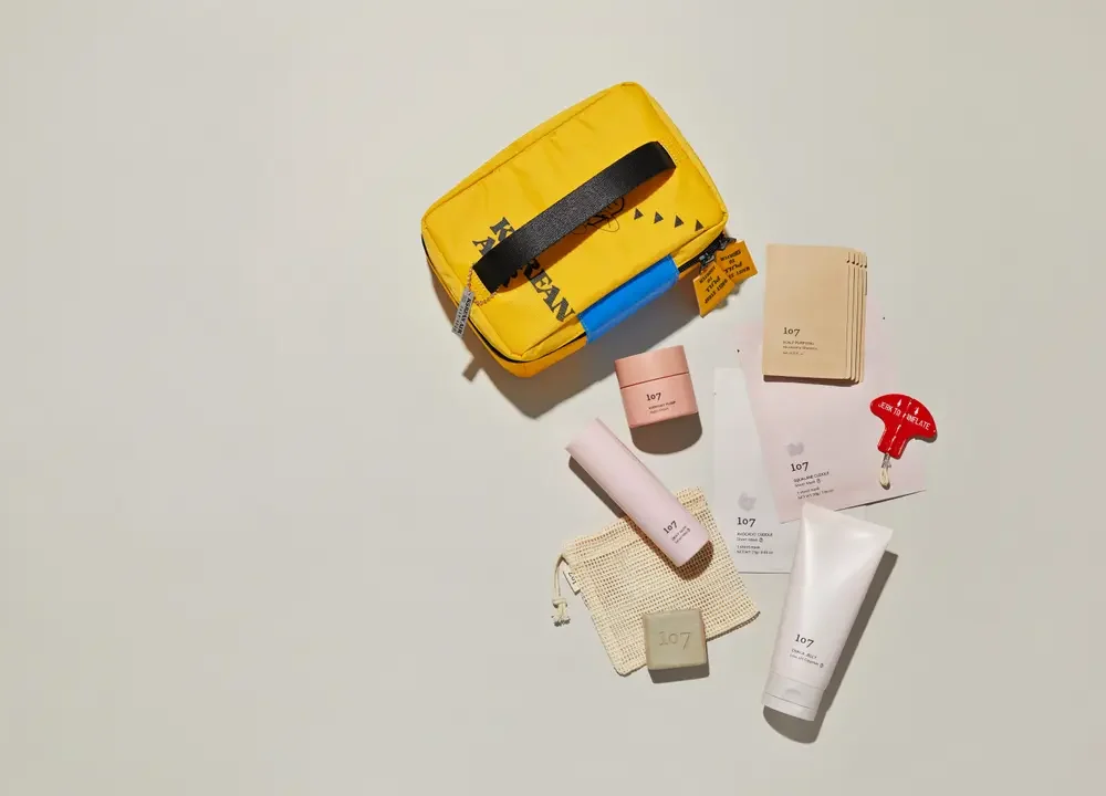 cc9188f0fb2b7e7ce06483e2d65e Korean Air x 107 Upcycling Pouch Set